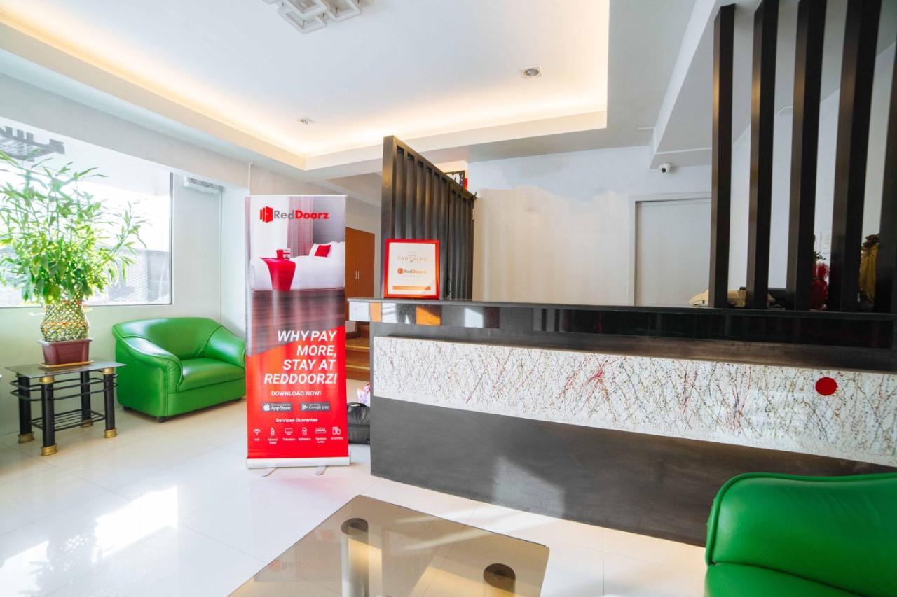 Reddoorz Plus Near San Pedro Cathedral Davao Exterior photo
