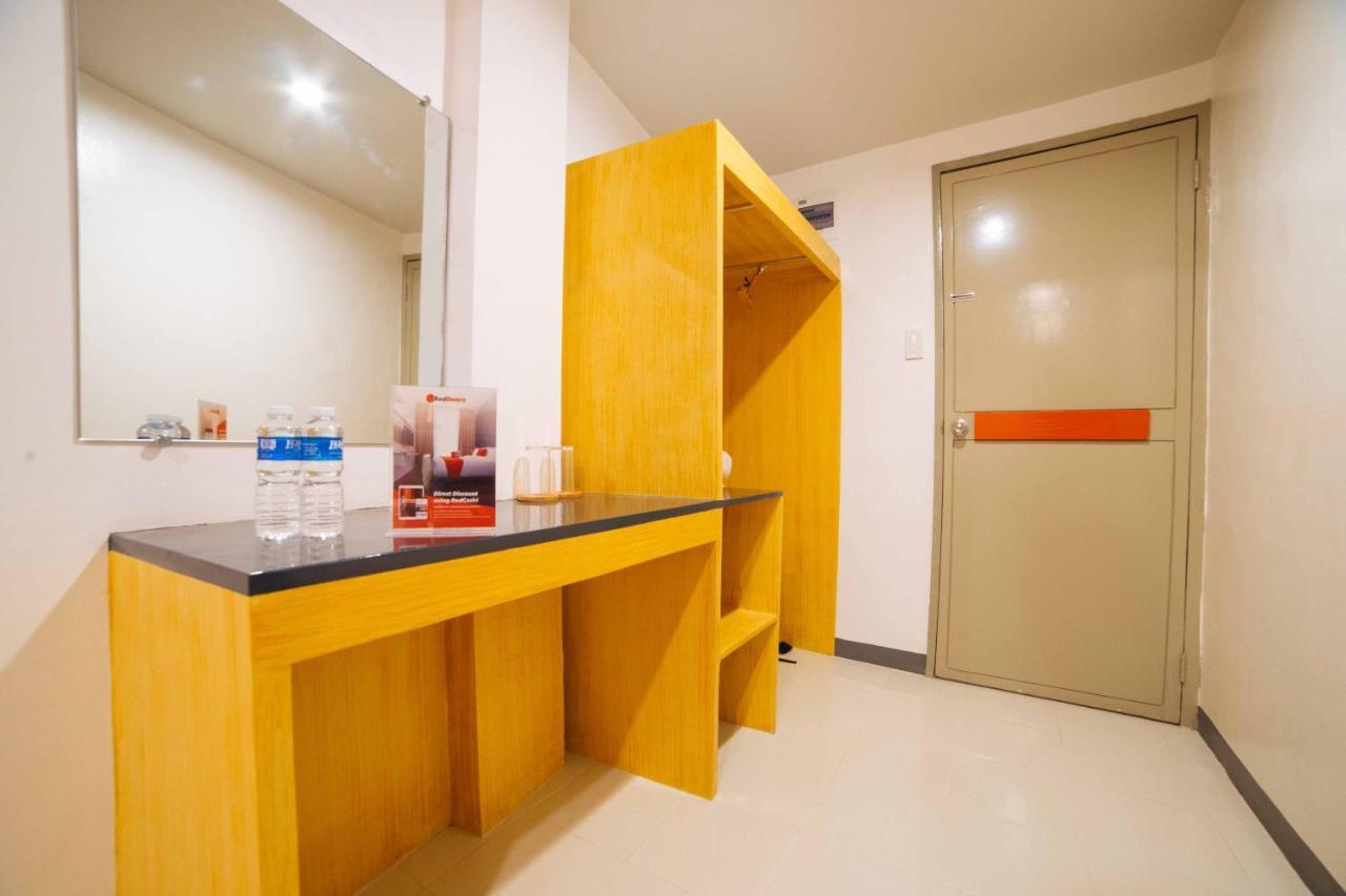 Reddoorz Plus Near San Pedro Cathedral Davao Exterior photo